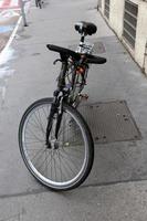 Fahrradständer auf der Straße in einer Großstadt foto