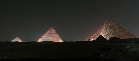 Pyramidenkomplex von Gizeh in Kairo, Ägypten foto