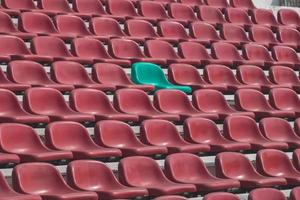 der leere Sitz des Fußballstadions. foto