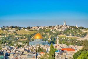 Kuppel der Felsenmoschee auf dem Tempelberg und dem Ölberg in Jerusalem foto