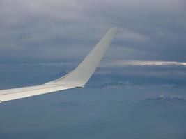 Winglet an der Flügelspitze zur Verbesserung des Flugzeugwiderstands foto