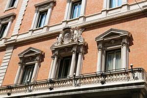 Fassade eines Gebäudes in Rom, Italien foto