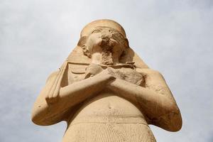 Skulptur im Karnak-Tempel in Luxor, Ägypten foto