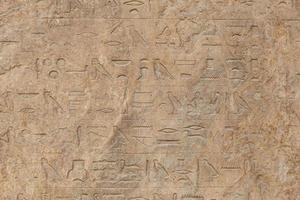 hieroglyphen in memphis, kairo, ägypten foto