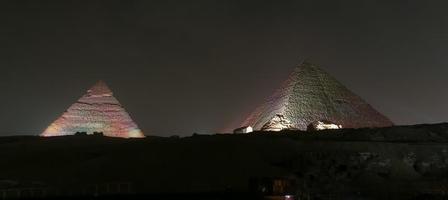 Pyramidenkomplex von Gizeh in Kairo, Ägypten foto