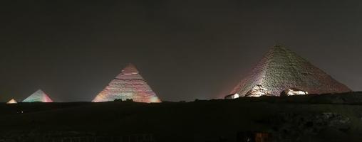 Pyramidenkomplex von Gizeh in Kairo, Ägypten foto