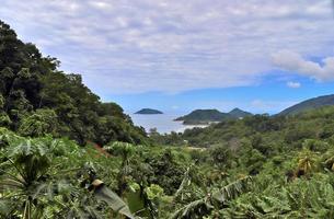 wunderschöne eindrücke der tropischen landschaft auf den paradiesischen seychelleninseln foto