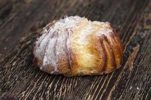 Puddingkuchen mit süßer Quarkfüllung foto