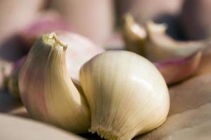 reifer echter Knoblauch, zum Kochen foto