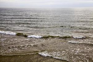 Wasseroberfläche auf dem Meer foto