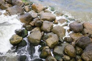 Foto von Felsen am Strand