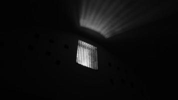 Gefängnis in der Dunkelheit