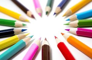 Satz Zeichnung mehrfarbige Stifte mit Kopierraum foto