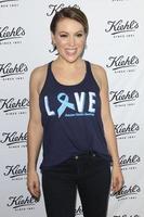 los angeles, 22. september - alyssa milano bei der kiehl s liferide for ovarian cancer research in kiehl s store am 22. september 2016 in santa monica, ca foto