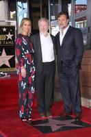 los angeles, nov 05 - kristen wiig, russell crowe, ridley scott bei der ridley scott hollywood walk of fame star zeremonie auf dem hollywood blvd am 5. november 2015 in los angeles, ca foto