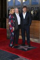 los angeles, nov 05 - kristen wiig, russell crowe, ridley scott bei der ridley scott hollywood walk of fame star zeremonie auf dem hollywood blvd am 5. november 2015 in los angeles, ca foto