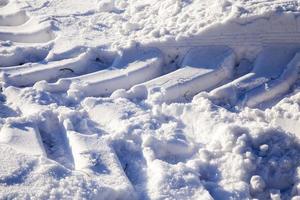 Schneeverwehungen im Winter foto