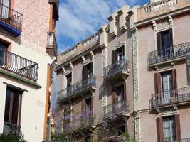 modernistisches gebäude im born-viertel der stadt barcelona. foto