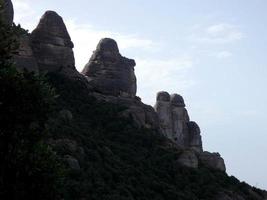 Profil des Montserrat-Gebirges in der Provinz Barcelona, Katalonien, Spanien. foto