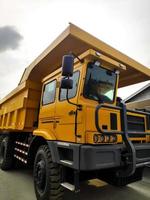 starrer Bergbau-LKW. Geländewagen, die in der Bergbauindustrie eingesetzt werden. foto