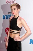 los angeles, 6. dezember - miley cyrus beim kiis fm jingle ball 2013 im Staples center am 6. dezember 2013 in los angeles, ca foto