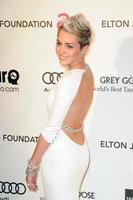 los angeles, 24. feb - miley cyrus kommt am 24. februar 2013 in west hollywood, ca foto