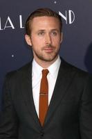 los angeles, 6. dezember - ryan gosling bei der la la land weltpremiere im village theater am 6. dezember 2016 in westwood, ca foto