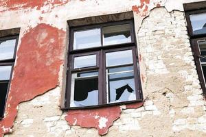 Fenster in einem verlassenen Gebäude foto