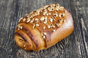 Brötchen mit frischen Nüssen foto