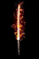 japanisches Schwert in Flammen foto
