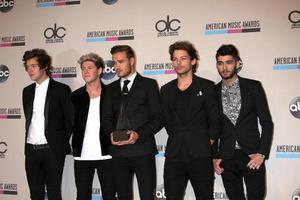 Los Angeles, 24. November - Harry Styles, Niall Horan, Liam Payne und Louis Tomlinso im Presseraum der American Music Awards 2013 im Nokia Theatre am 24. November 2013 in Los Angeles, ca foto