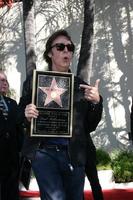 los angeles, feb 9 - paul mccartney bei der hollywood walk of fame zeremonie für paul mccartney im capital records building am 9. februar 2012 in los angeles, ca foto