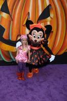 los angeles, 1. oktober - mia talerico, minnie mouse beim vip disney halloween event im disney consumer product pop up store am 1. oktober 2014 in glendale, ca foto