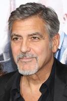 los angeles, 26. oktober - george clooney bei der unsere marke ist krise la premiere im tcl chinese theater am 26. oktober 2015 in los angeles, ca foto