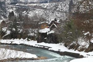 Aussichtspunkt im Dorf Gassho-Zukuri, Shirakawago, Japan foto