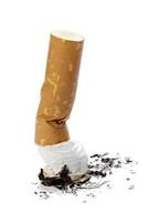 Zigarettenstummel rauchen