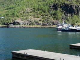 Flam und der Aurlandsfjord in Norwegen foto