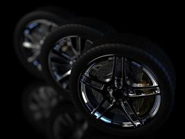 Auto-Rad mit Chromscheiben, Nahaufnahme auf dunklem Hintergrund. 3D-Rendering foto