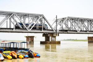 ganga, gesehen in garh mukteshwar, uttar pradesh, indien, der fluss ganga gilt als der heiligste fluss für hindus, ein blick auf garh ganga brij ghat, der ein sehr berühmter religiöser ort für hindus ist foto