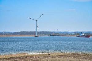 Offshore-Windturbine, grüne Energie der Zukunft. regenerative Stromversorgung. Energie foto