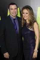 los angeles, 25. juni - john travolta, kelly preston kommt am 25. juni 2012 zur wilden premiere im village theater in westwood, ca foto