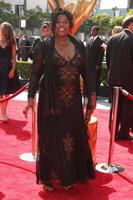 los angeles, 10. september - loretta devine kommt am 10. september 2011 im nokia theater in los angeles, ca. an der kreativen primetime emmy awards an foto