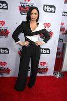 los angeles, 3. april - demi lovato bei den iheart radio music awards 2016 im forum am 3. april 2016 in inglewood, ca foto