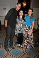 los angeles, aug 15 - justin hartley, cathy toma, melissa claire egan beim the young and the restless fan club event im universal sheraton hotel am 15. august 2015 in universal city, ca foto