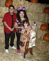 los angeles, 4. oktober - rico rodriguez, raini rodriguez, august maturo, mckenna grace foto