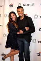 los angeles, 6. september - gina rodriguez, jaime camil im paley center for media s paleyfest 2014 herbst tv vorschau, the cw im paley center for media am 6. september 2014 in beverly hills, ca foto