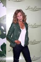 los angeles, 29. okt. - lauren hutton bei der verkaufseröffnung der marke lucky brand am 29. oktober 2013 in beverly hills, ca foto