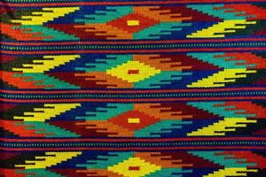 rumänische volkstümliche nahtlose musterverzierungen. rumänische traditionelle Stickerei. ethnisches texturdesign. traditionelles Teppichdesign. Teppichverzierungen. rustikales Teppichdesign foto
