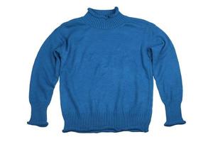 Mode blaue Pullover Kleidung für die Wintersaison isoliert auf weißem Hintergrund foto