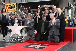 los angeles, 10. dezember - ron howard, kammerbeamte, brian grazer, michael keaton beim ron howard star auf dem hollywood walk of fame am hollywood blvd am 10. dezember 2015 in los angeles, ca foto